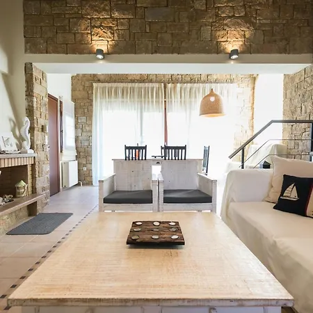 Serenity Villas, Nilie Hospitality Mgmt カッサンドレイア