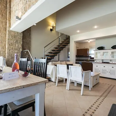 Serenity Villas, Nilie Hospitality Mgmt * Kassandra